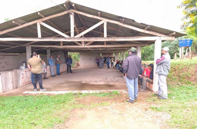 regularização e infraestrutura em Castro