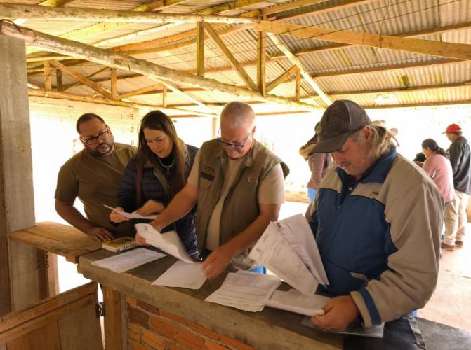 regularização e infraestrutura em Castro